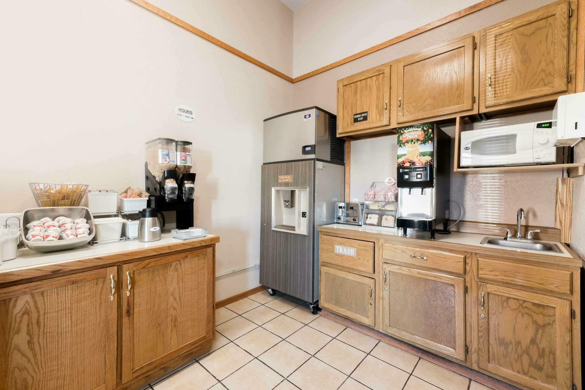 Super 8 By Wyndham Glendive Exterior foto